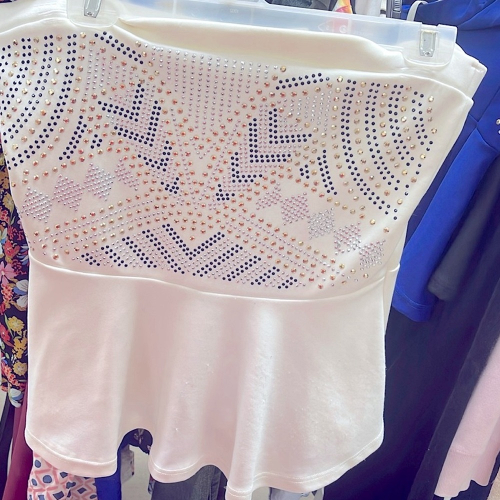 ❌SOLD❌Half top… Peplum style (preowned)